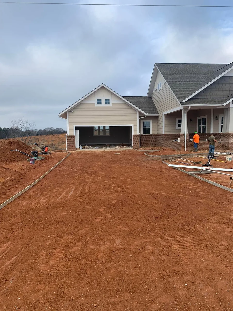 Residential Concrete Driveways before | Chuy's Concrete Finishing